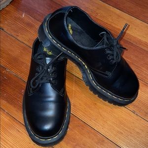 Low top leather Black Dr. Martens